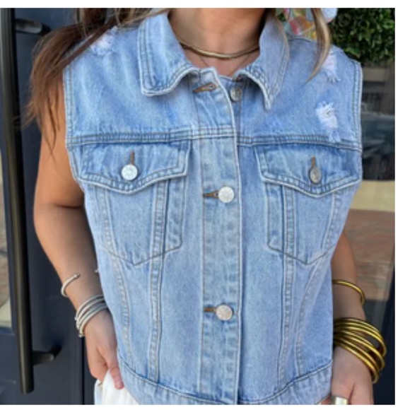 Mustard Seed Daisy Distressed Denim Vest - Picture 3 of 9